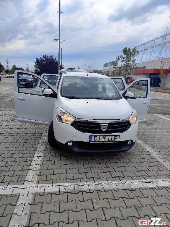 Alb Utilizat 2015 Dacia Lodgy Monovolum | 6.200 EUR (Preț OK) - Imagine 1/4