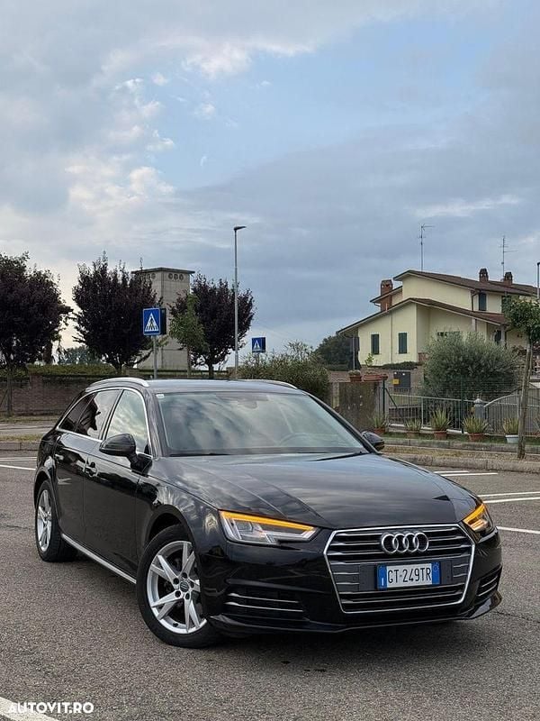 Culoarenegru Utilizat 2017 Audi A4 Sport Break | 15.900 EUR (Preț OK) - Imagine 1/4