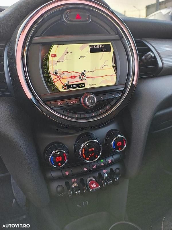 Second-hand Mini Cooper D 116 CP (85 kW) 2015 Culoaremaro Hatchback