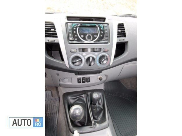 Second-hand Toyota HiLux 2013 Alta Pickup