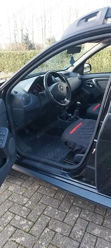 Second-hand Dacia Duster 110 CP (80 kW) 2017 Negru SUV