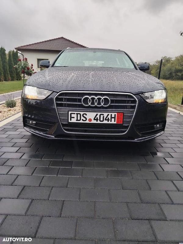 Culoarealbastru Utilizat 2015 Audi A4 Ambiente Break | 9.000 EUR (Preț bun) - Imagine 1/4