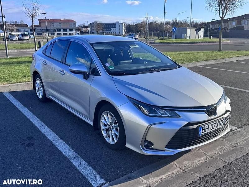 Second-hand Toyota Corolla 132 CP (97 kW) 2020 Culoareargint Berlinǎ
