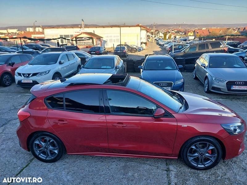 Culoarerosu Utilizat 2020 Ford Focus ST-Line Hatchback | 13.000 EUR (Preț OK) - Imagine 1/4