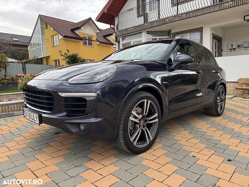 Culoarealbastru Utilizat 2017 Porsche Cayenne SUV | 36.300 EUR - Imagine 1/4