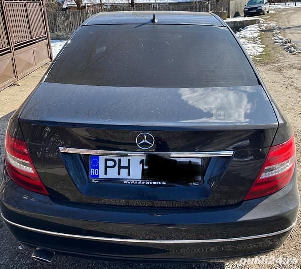 Second-hand Mercedes 250 204 CP (150 kW) 2012 Negru Berlinǎ