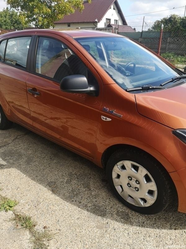 Utilizat 2014 Hyundai i20 | 4.350 EUR (Preț OK) - Imagine 1/4