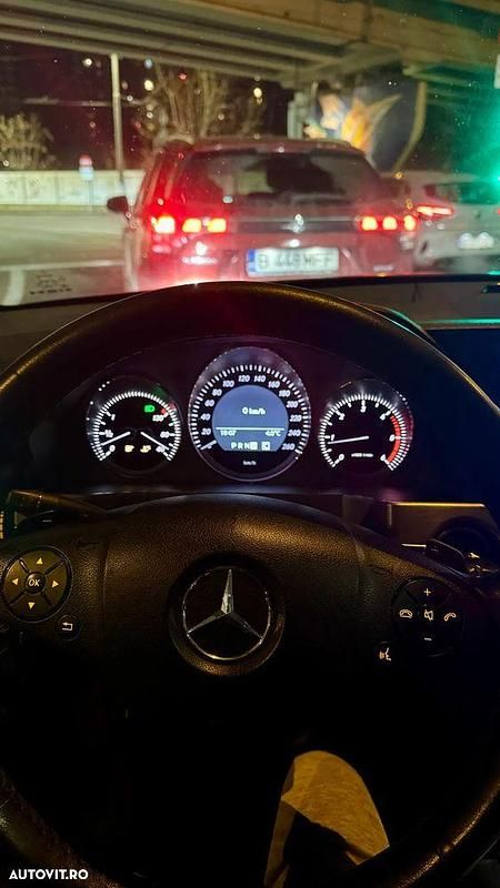 Second-hand Mercedes GLK220 170 CP (125 kW) 2009 Culoarenegru SUV