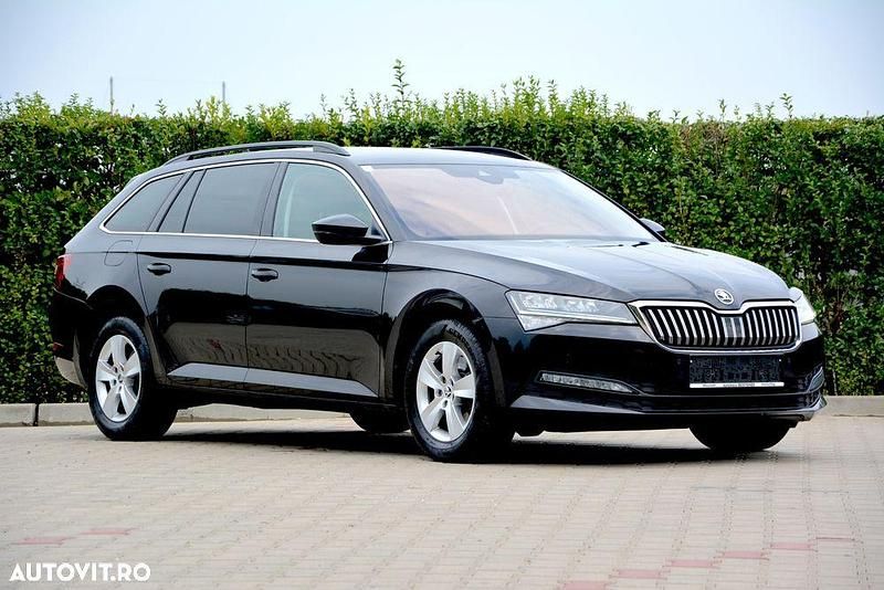 Negru Utilizat 2022 Skoda Superb Style Break | 15.990 EUR (Super Preț) - Imagine 1/4