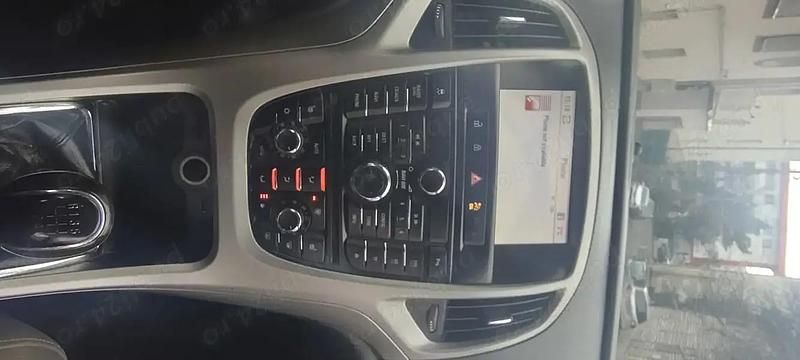 Second-hand Opel Astra 110 CP (80 kW) 2011 Berlinǎ