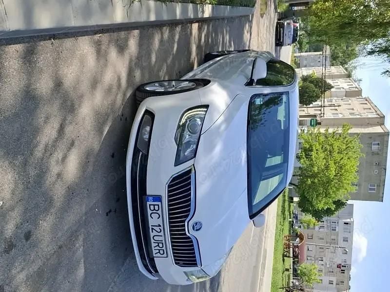 Alb Utilizat 2014 Skoda Superb Berlinǎ | 7.650 EUR (Preț OK) - Imagine 1/4