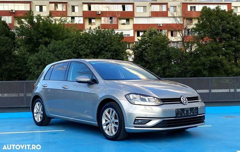 Gri Utilizat 2018 VW Golf VII Highline Hatchback | 11.777 EUR (Preț bun) - Imagine 1/4