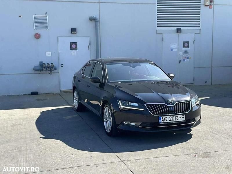 Culoarenegru Utilizat 2019 Skoda Superb Style Berlinǎ | 14.990 EUR (Super Preț) - Imagine 1/4