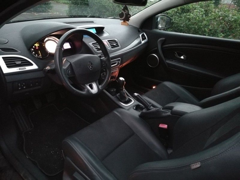 Second-hand Renault Mégane Coupé Dynamique 110 CP (80 kW) 2010 Negru Coupe