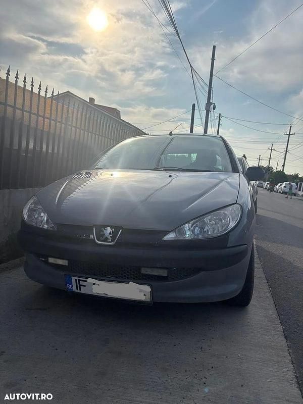 Gri Utilizat 2003 Peugeot 206 Coupe | 750 EUR - Imagine 1/4
