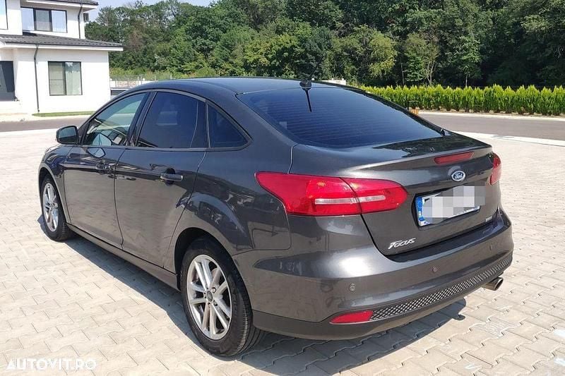 Gri Utilizat 2017 Ford Focus Titanium Berlinǎ | 7.800 EUR (Super Preț) - Imagine 1/4