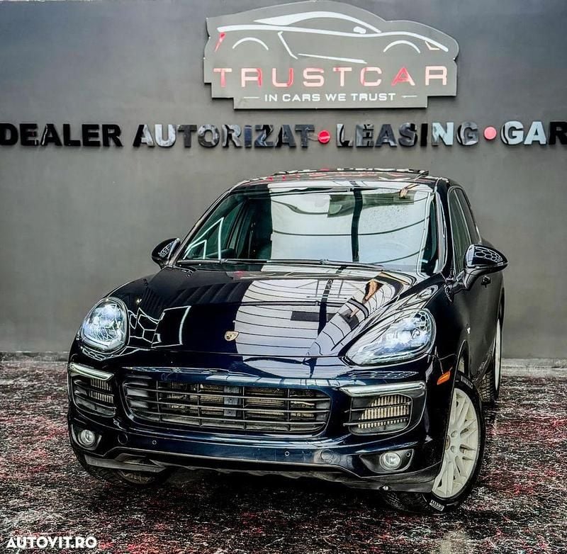 Second-hand Porsche Cayenne Platinum Edition 262 CP (192 kW) 2014 Culoarealbastru SUV