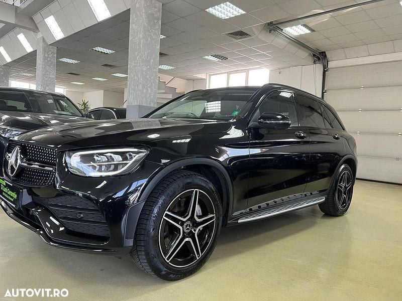 Culoarenegru Utilizat 2022 Mercedes GLC300e AMG line Plus SUV | 39.999 EUR (Super Preț) - Imagine 1/4