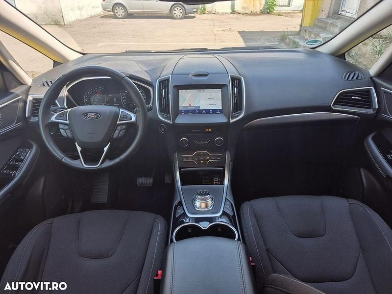 Second-hand Ford S-MAX Titanium 150 CP (110 kW) 2020 Culoarenegru Monovolum