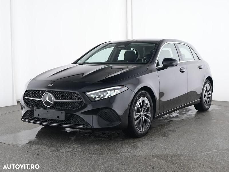 Culoarenegru Utilizat 2025 Mercedes A200 Progressive Berlinǎ | 33.501 EUR (Preț bun) - Imagine 1/4