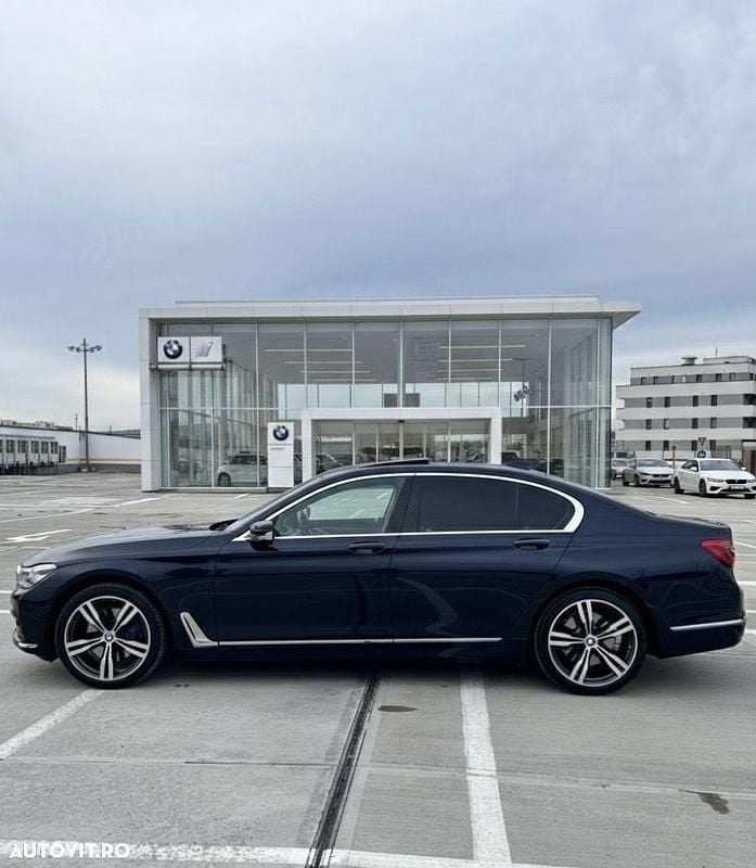 Second-hand BMW 730 265 CP (194 kW) 2016 Culoarealbastru Berlinǎ
