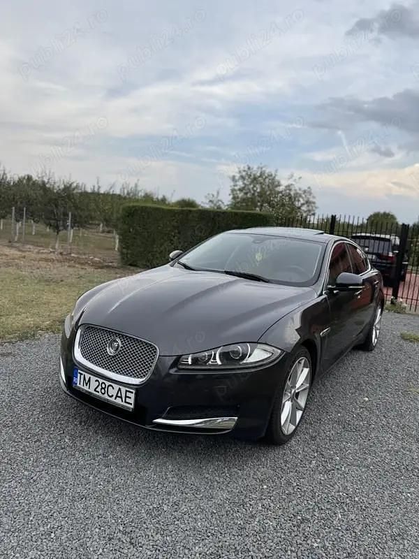 Second-hand Jaguar XF 200 CP (147 kW) 2012 Negru Berlinǎ