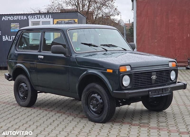 Culoareverde Utilizat 2011 Lada niva SUV | 3.599 EUR - Imagine 1/4