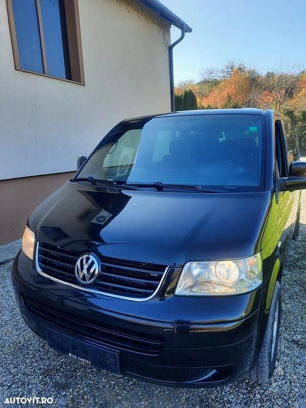Culoarenegru Utilizat 2006 VW Caravelle Monovolum | 8.450 EUR (Puțin scump) - Imagine 1/4