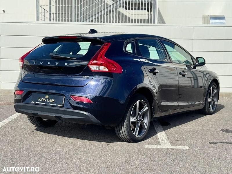 Second-hand Volvo V40 Linje You! 120 CP (88 kW) 2016 Culoarealbastru Break