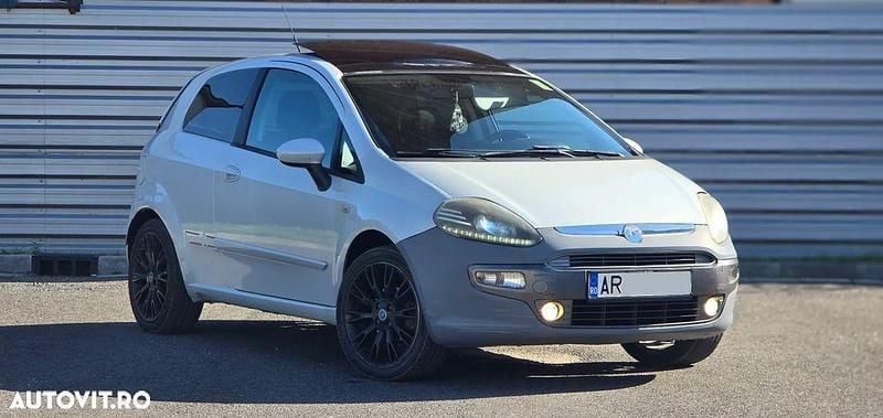 Culoarealb Utilizat 2010 Fiat Grande Punto Hatchback | 1.450 EUR - Imagine 1/4