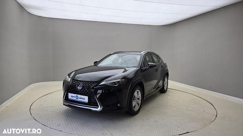 Second-hand Lexus UX 184 CP (135 kW) 2021 Culoarenegru SUV