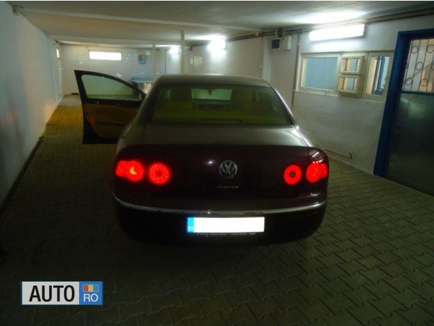 Second-hand VW Phaeton 240 CP (176 kW) 2008 Berlinǎ