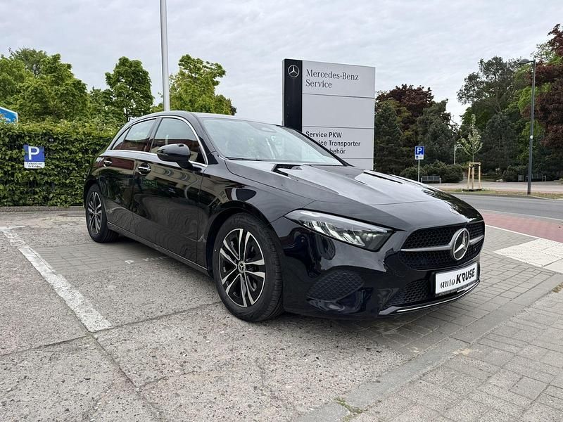 Utilizat 2023 Mercedes A200 Progressive | 29.587 EUR (Preț OK) - Imagine 1/1