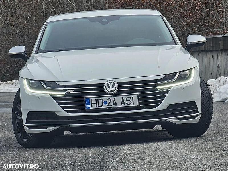 Second-hand VW Arteon R-line 150 CP (110 kW) 2018 Culoarealb Hatchback