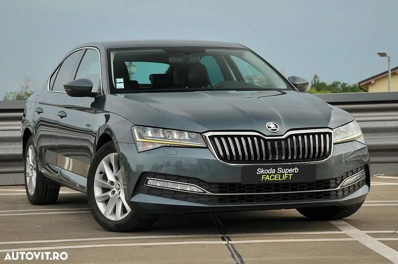 Negru Utilizat 2020 Skoda Superb Selection Berlinǎ | 17.300 EUR (Preț bun) - Imagine 1/4