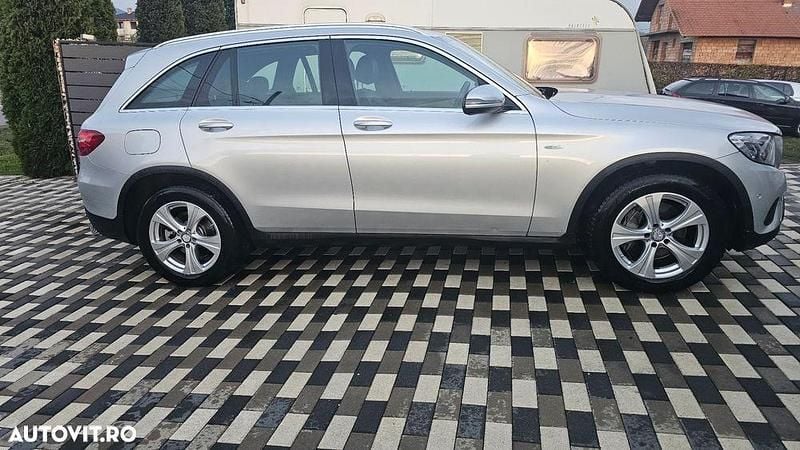 Second-hand Mercedes GLC250 AMG line 204 CP (150 kW) 2016 Culoareargint SUV