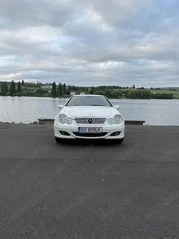 Alb Utilizat 2007 Mercedes C200 Coupe | 4.500 EUR - Imagine 1/4