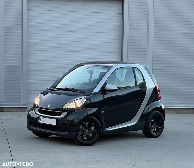 Culoarenegru Utilizat 2009 Smart ForTwo Coupé Passion Coupe | 3.399 EUR - Imagine 1/4