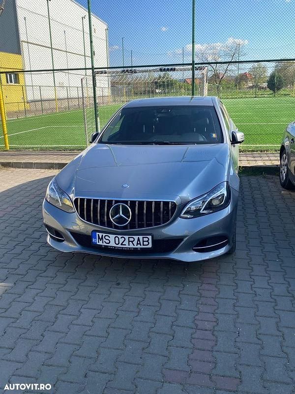 Culoaregri Utilizat 2014 Mercedes E250 Berlinǎ | 15.900 EUR (Preț OK) - Imagine 1/4
