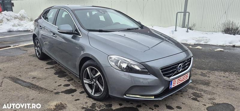 Second-hand Volvo V40 Summum 190 CP (139 kW) 2015 Culoaregri Hatchback