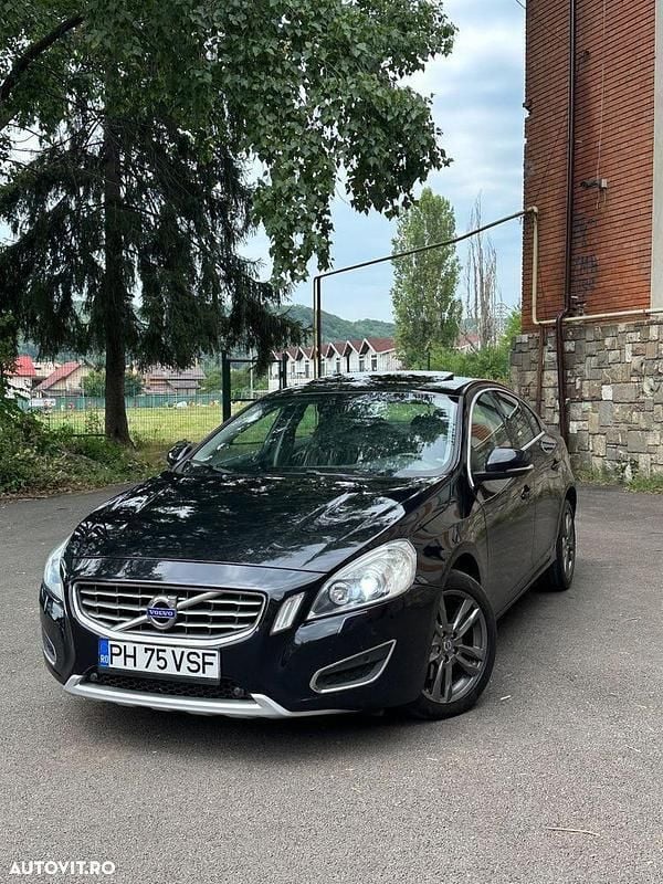 Negru Utilizat 2013 Volvo S60 Kinetic Berlinǎ | 7.600 EUR (Preț bun) - Imagine 1/4