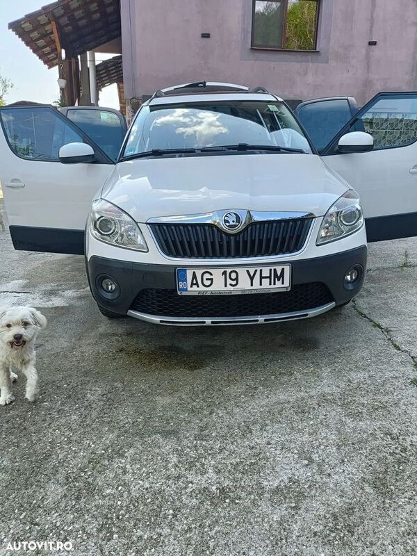 Alb Utilizat 2013 Skoda Roomster Ambition Break | 3.890 EUR - Imagine 1/4