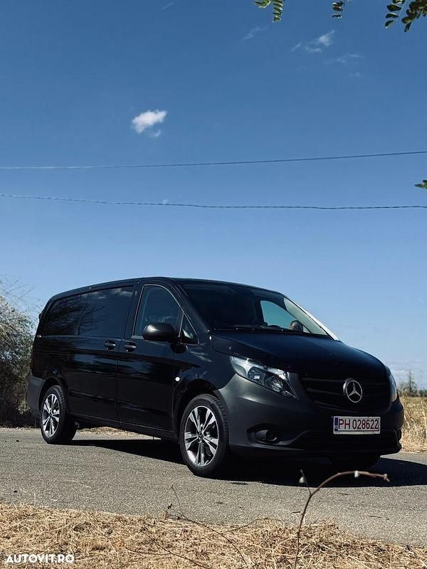 Culoarenegru Utilizat 2021 Mercedes Vito Monovolum | 20.999 EUR - Imagine 1/4