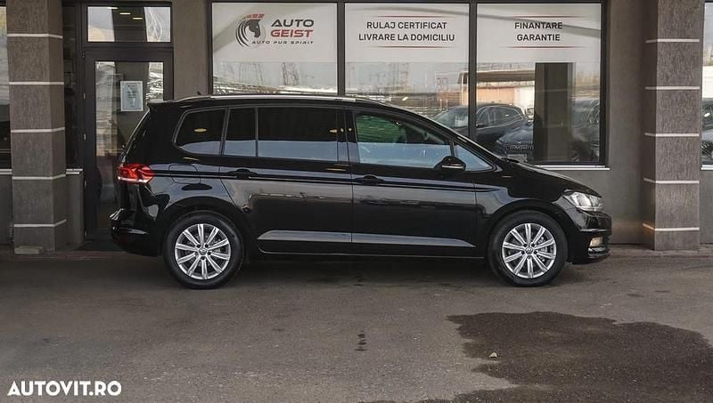 Second-hand VW Touran Comfortline 150 CP (110 kW) 2016 Negru Monovolum