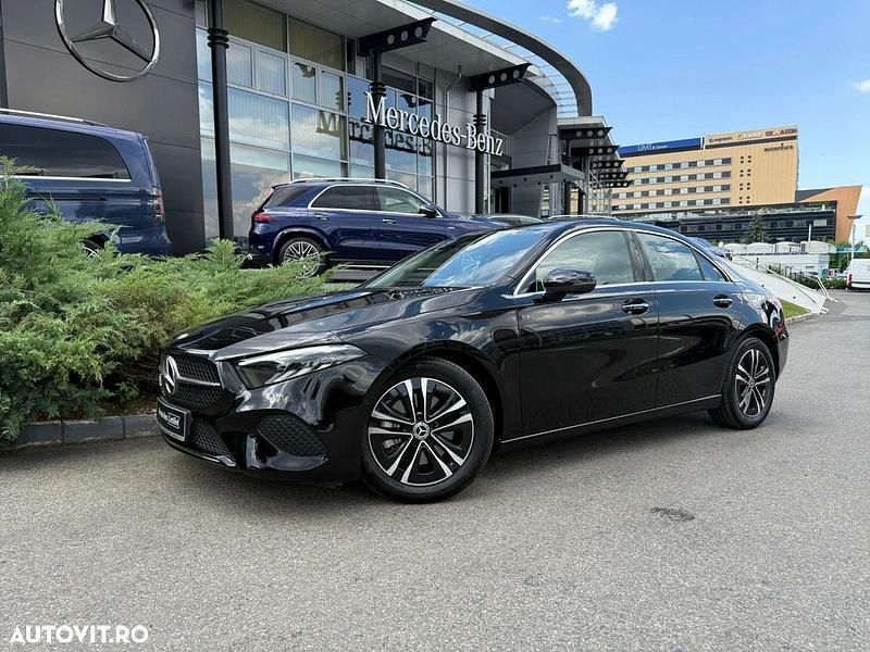 Negru Utilizat 2024 Mercedes A220 Berlinǎ | 39.991 EUR (Preț OK) - Imagine 1/4