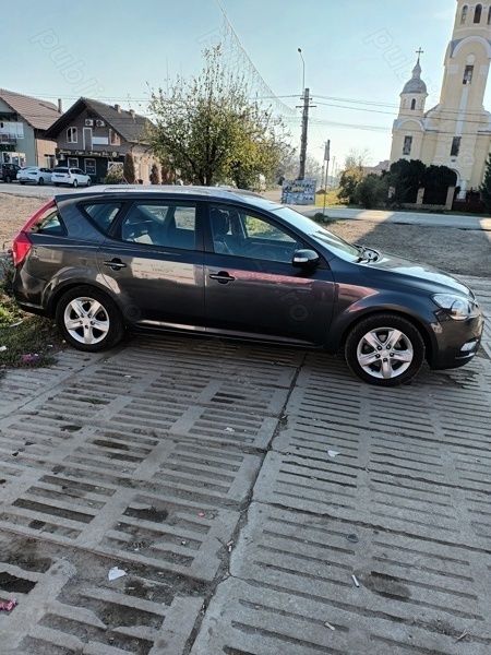 Utilizat 2012 Kia Ceed 2 Break | 3.250 EUR - Imagine 1/4