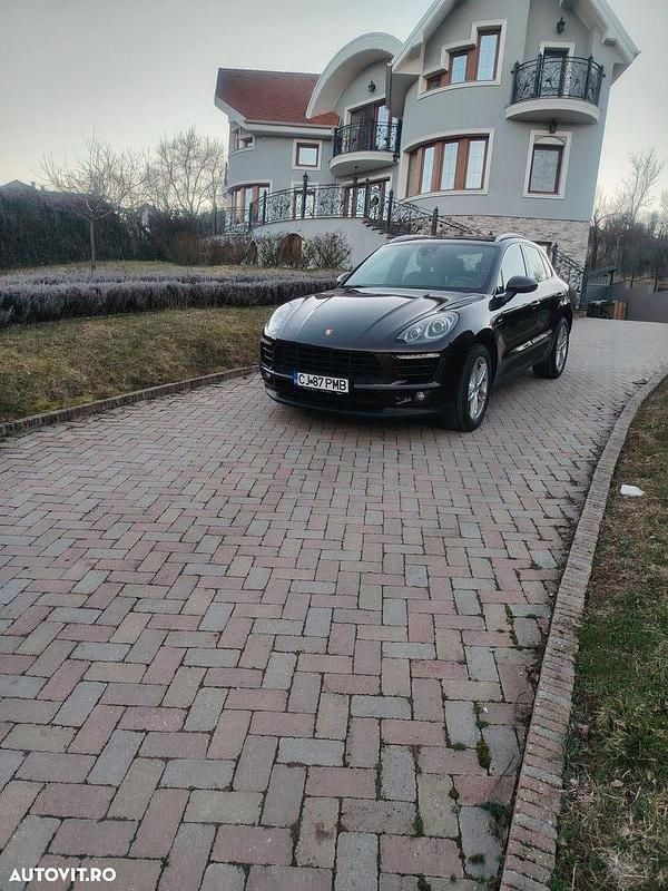 Second-hand Porsche Macan 258 CP (189 kW) 2016 Culoaremaro SUV