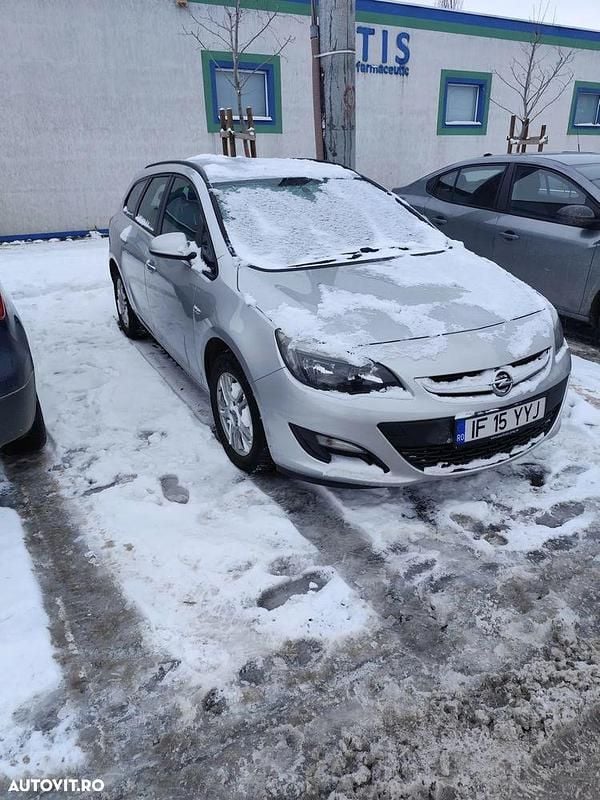 Culoaregri Utilizat 2015 Opel Astra Active Break | 4.999 EUR (Preț bun) - Imagine 1/4