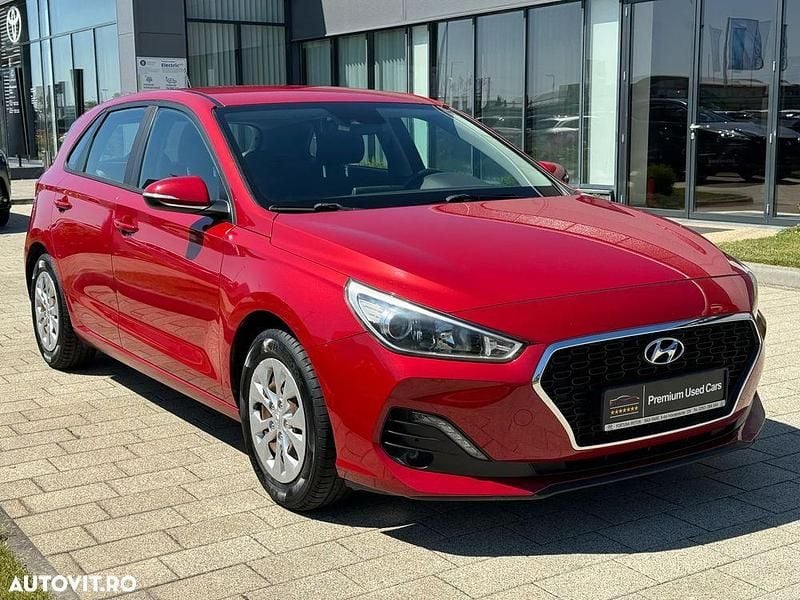 Culoarerosu Utilizat 2019 Hyundai i30 Classic Break | 12.900 EUR (Puțin scump) - Imagine 1/4