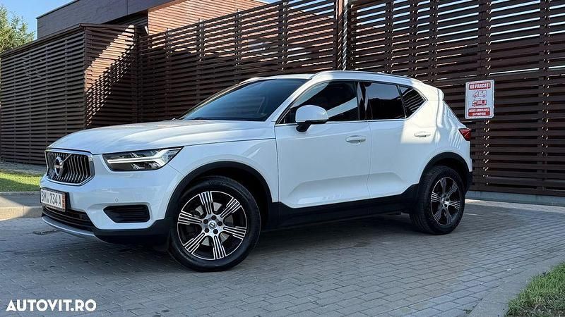 Alb Utilizat 2019 Volvo XC40 Inscription SUV | 21.490 EUR (Preț OK) - Imagine 1/4